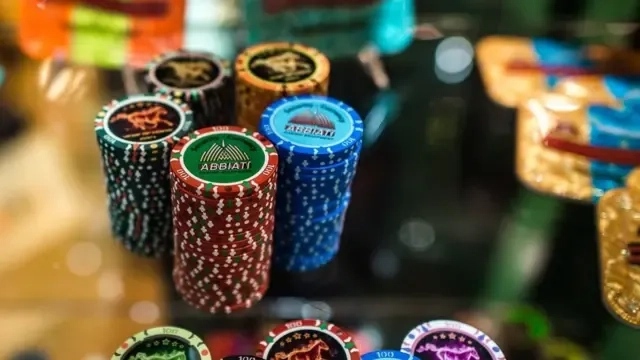 新葡京专业荷官发牌